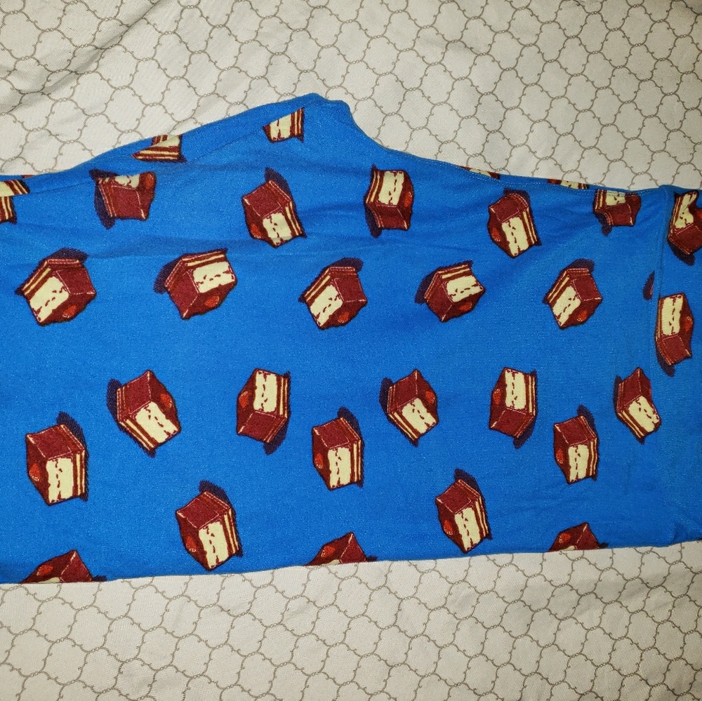 TC  LuLaRoe Cake leggings